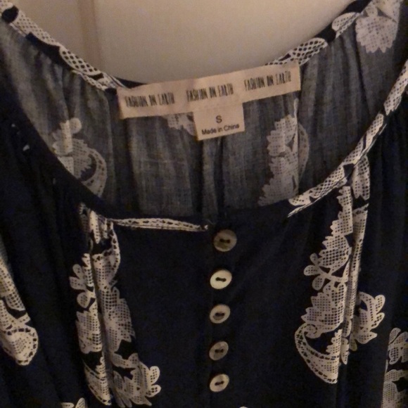 Over the shoulder blue and white long sleeve shirt - Picture 2 of 2